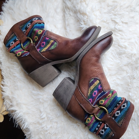 Lucky Brand Western Aztec Tribal Slouchy Tapestry Brown Ankle Pull-On Boots - Picture 3 of 10